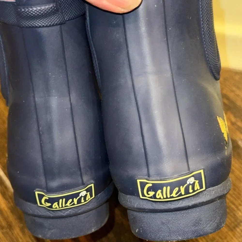 Galleria Navy Butterfly Chelsea Ankle Rain Boots Women's Size 10 Waterproof EUC